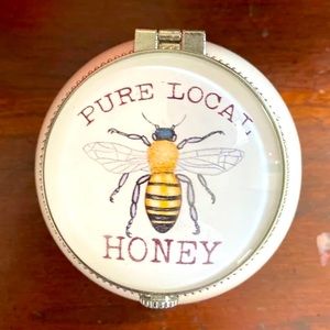 Bee Design jewelry/trinket holder